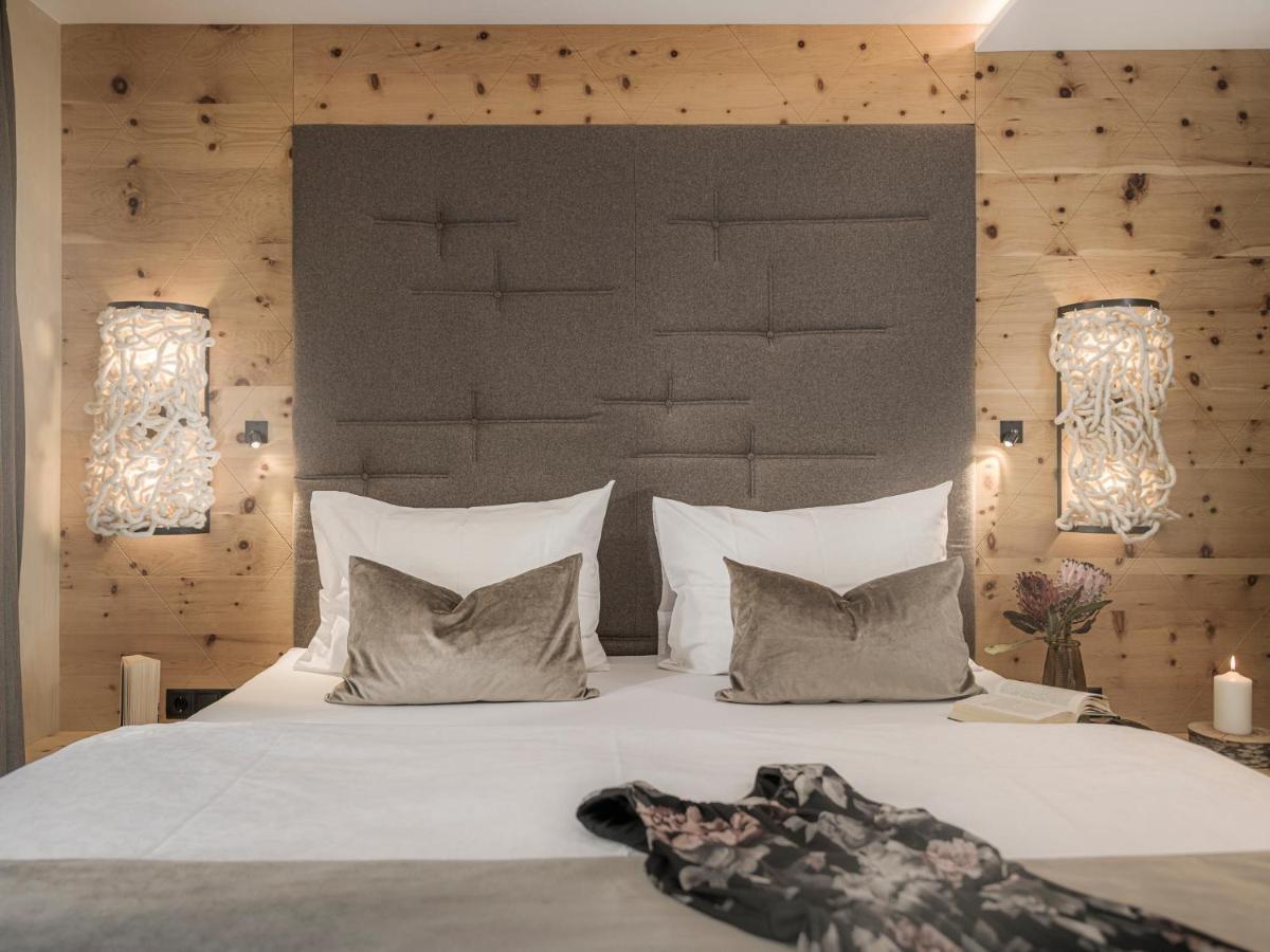 Hotel Bergkristall Zillertal - Adults Only 14 Years Plus Hippach Bagian luar foto
