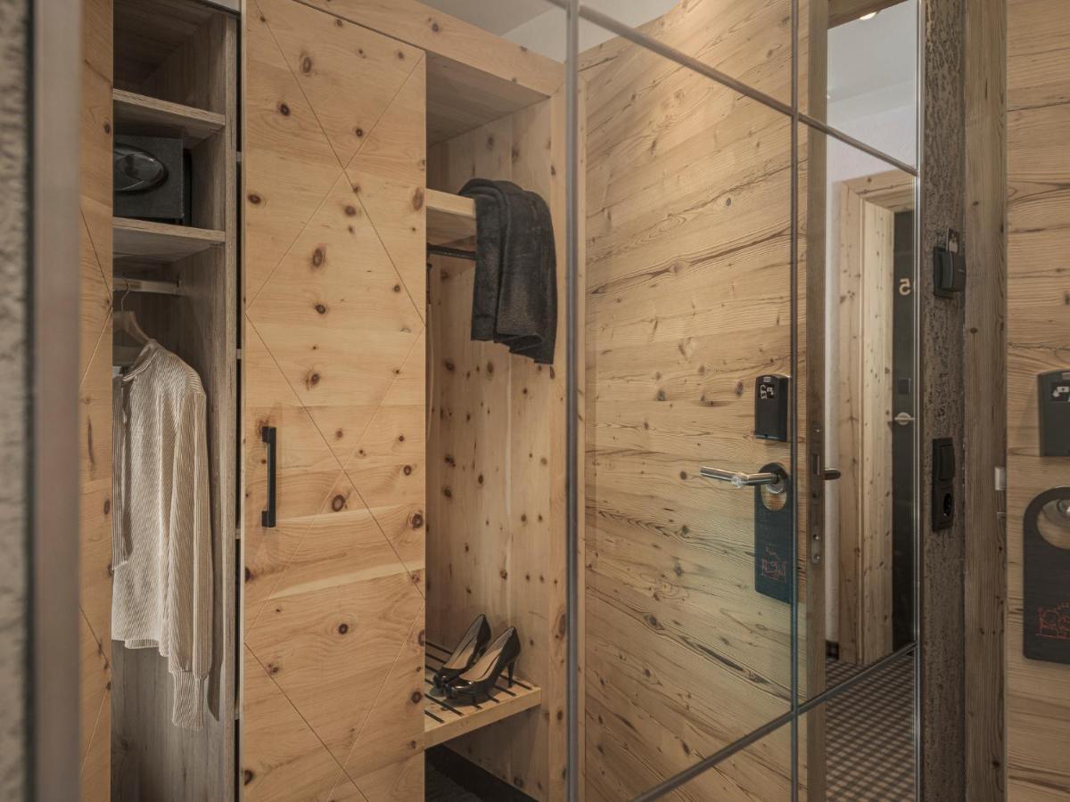 Hotel Bergkristall Zillertal - Adults Only 14 Years Plus Hippach Bagian luar foto