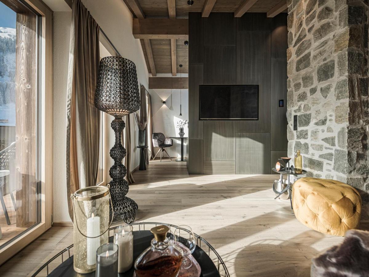 Hotel Bergkristall Zillertal - Adults Only 14 Years Plus Hippach Bagian luar foto