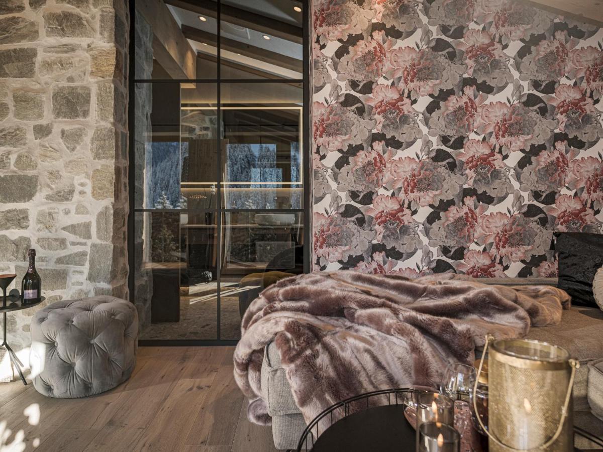 Hotel Bergkristall Zillertal - Adults Only 14 Years Plus Hippach Bagian luar foto