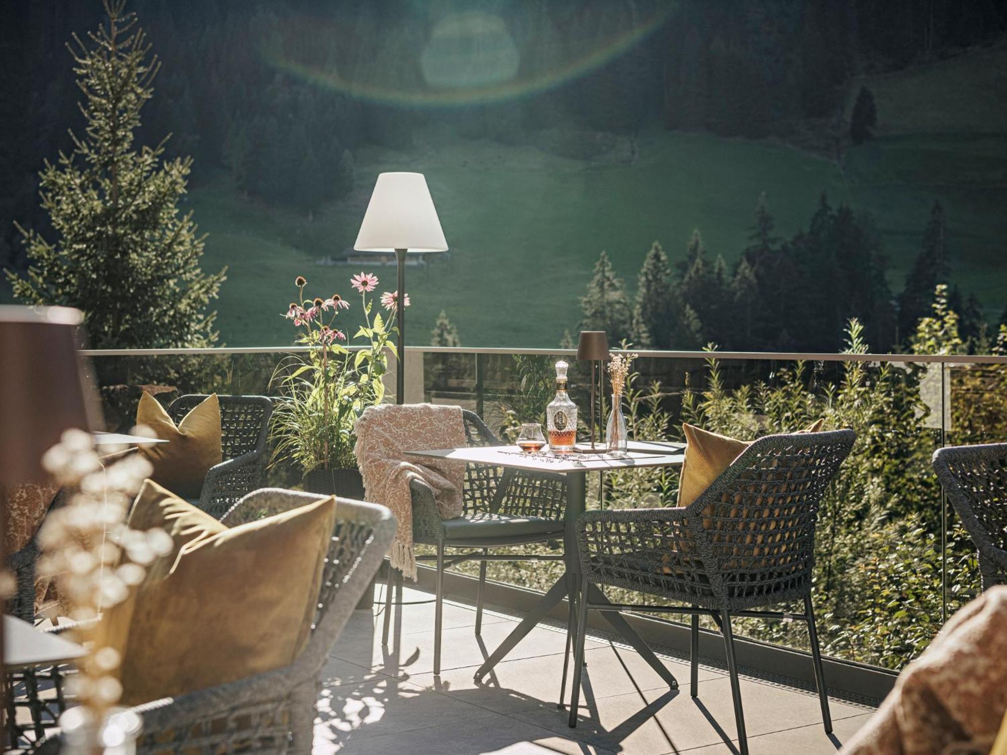 Hotel Bergkristall Zillertal - Adults Only 14 Years Plus Hippach Bagian luar foto