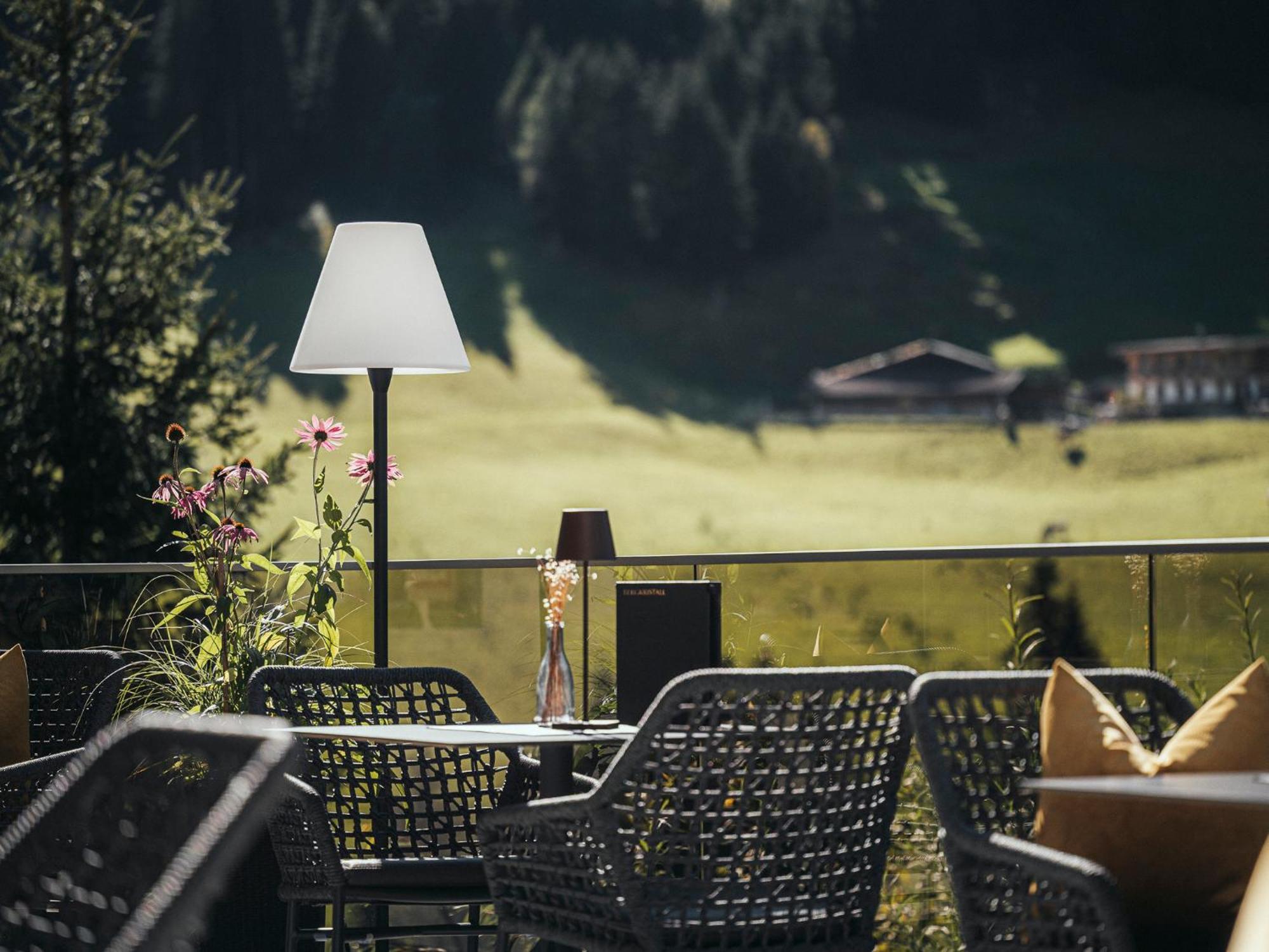 Hotel Bergkristall Zillertal - Adults Only 14 Years Plus Hippach Bagian luar foto