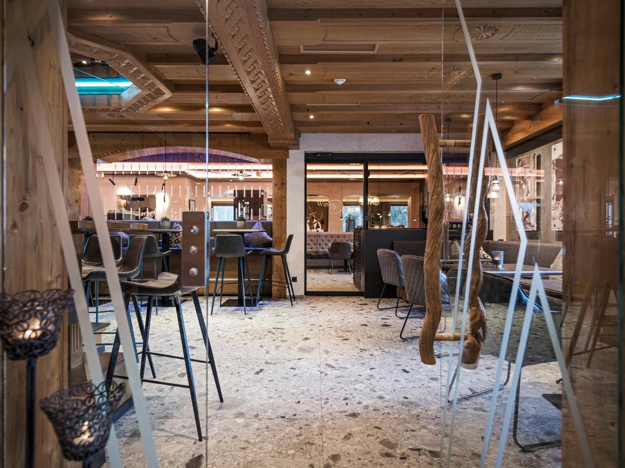 Hotel Bergkristall Zillertal - Adults Only 14 Years Plus Hippach Bagian luar foto