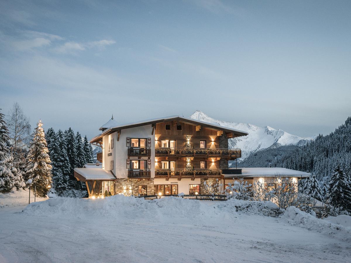 Hotel Bergkristall Zillertal - Adults Only 14 Years Plus Hippach Bagian luar foto