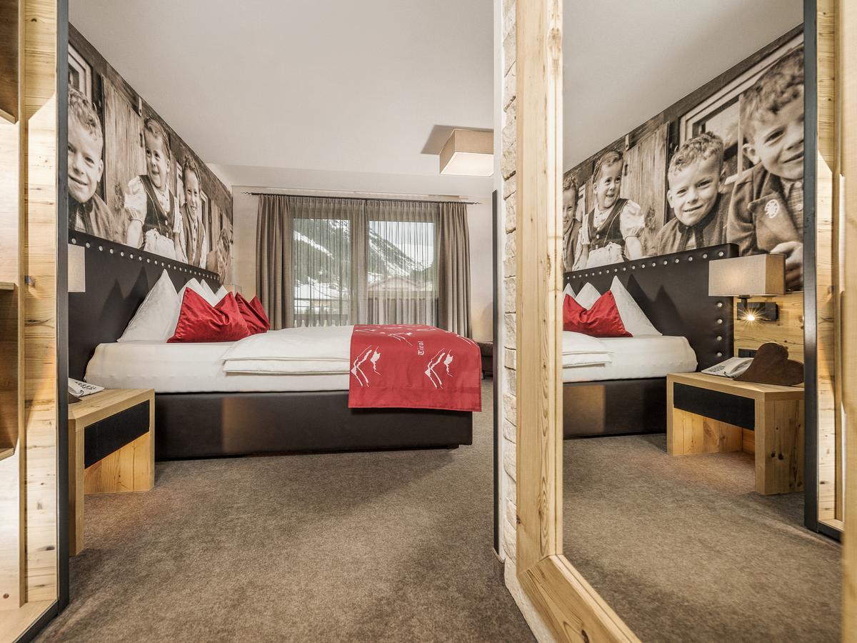 Hotel Bergkristall Zillertal - Adults Only 14 Years Plus Hippach Bagian luar foto