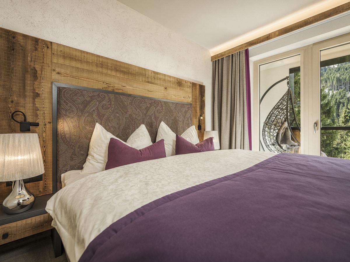 Hotel Bergkristall Zillertal - Adults Only 14 Years Plus Hippach Bagian luar foto