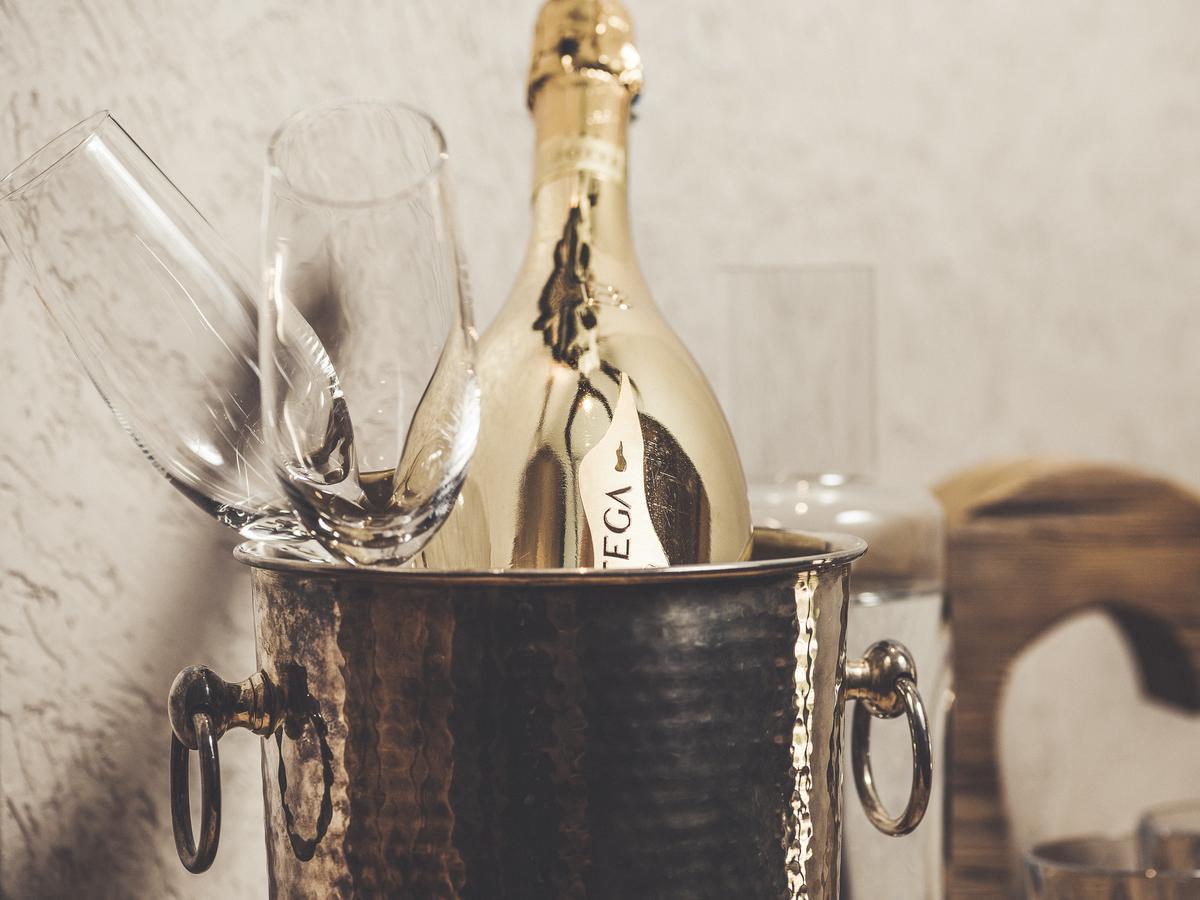 Hotel Bergkristall Zillertal - Adults Only 14 Years Plus Hippach Bagian luar foto