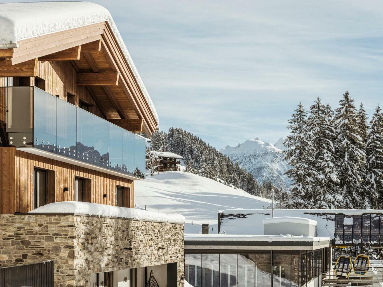 Hotel Bergkristall Zillertal - Adults Only 14 Years Plus Hippach Bagian luar foto