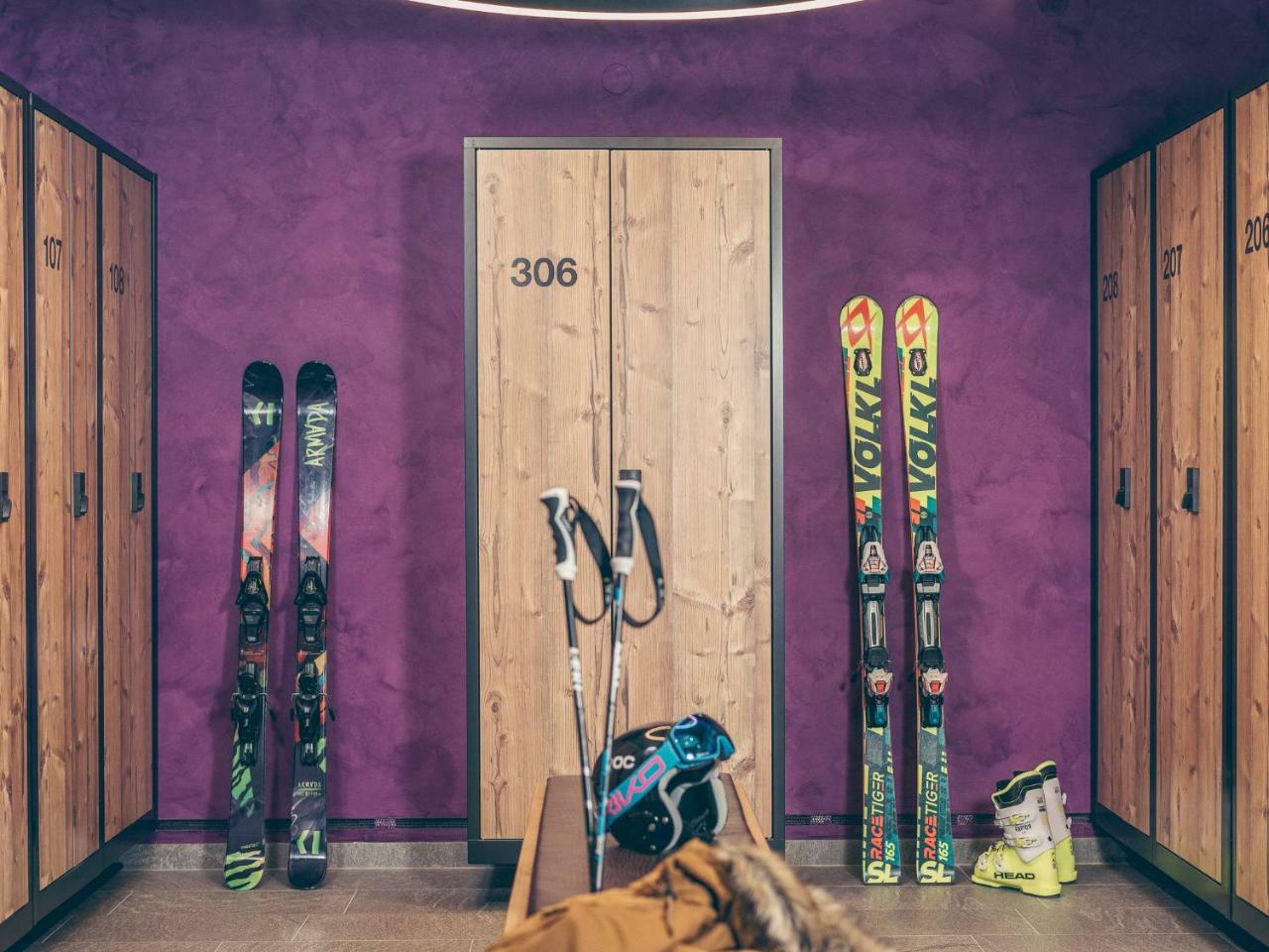 Hotel Bergkristall Zillertal - Adults Only 14 Years Plus Hippach Bagian luar foto