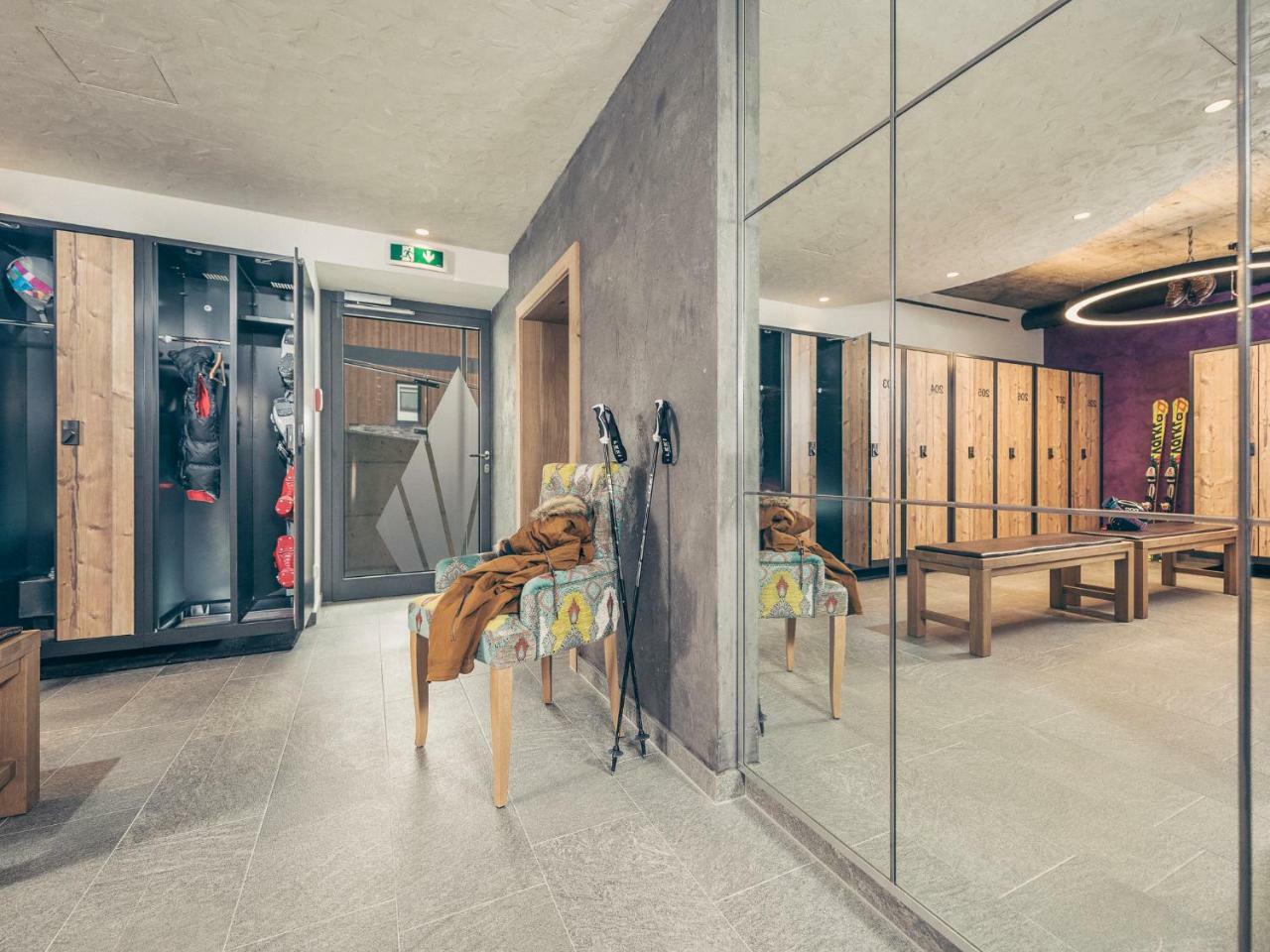 Hotel Bergkristall Zillertal - Adults Only 14 Years Plus Hippach Bagian luar foto