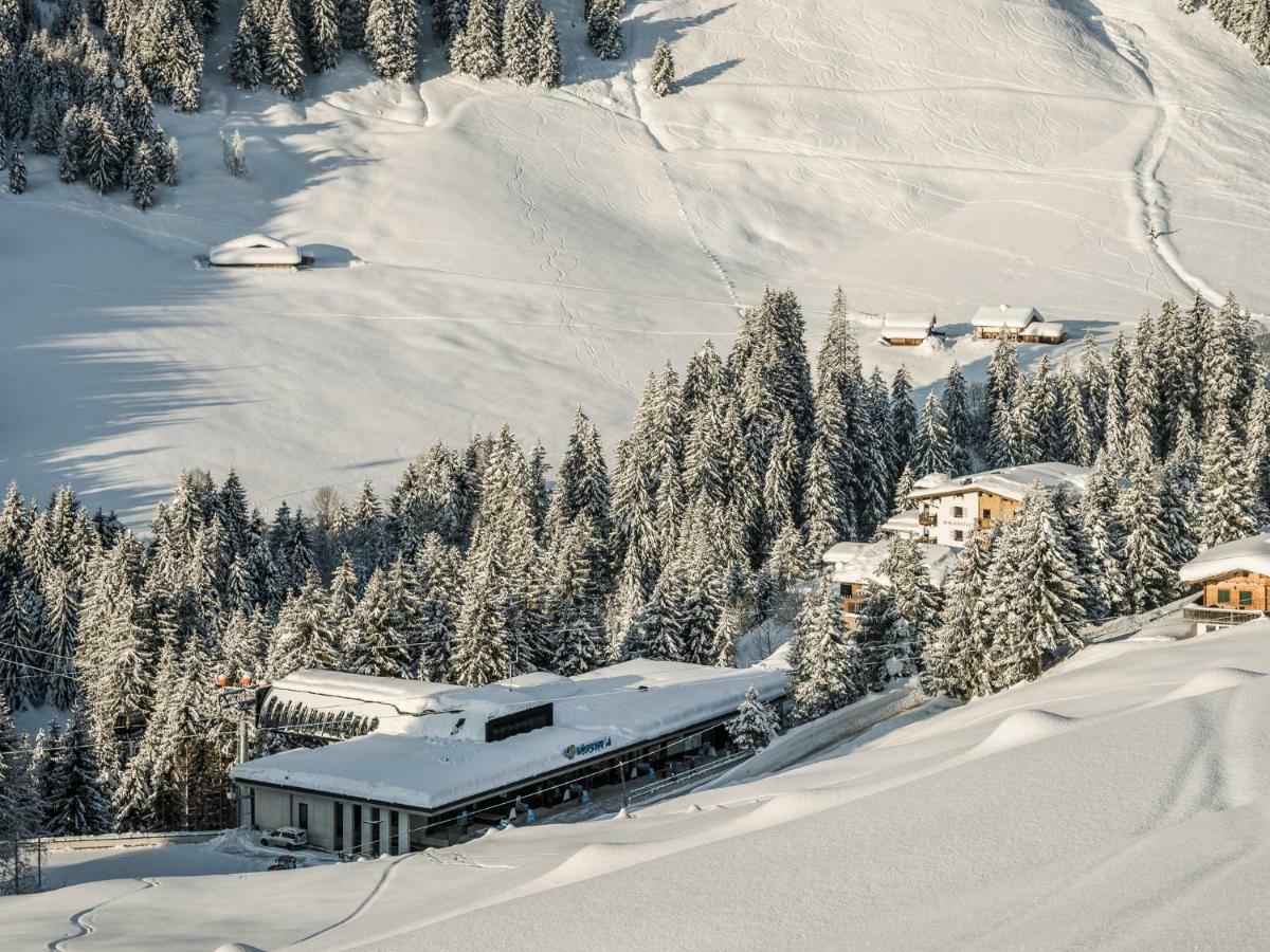 Hotel Bergkristall Zillertal - Adults Only 14 Years Plus Hippach Bagian luar foto
