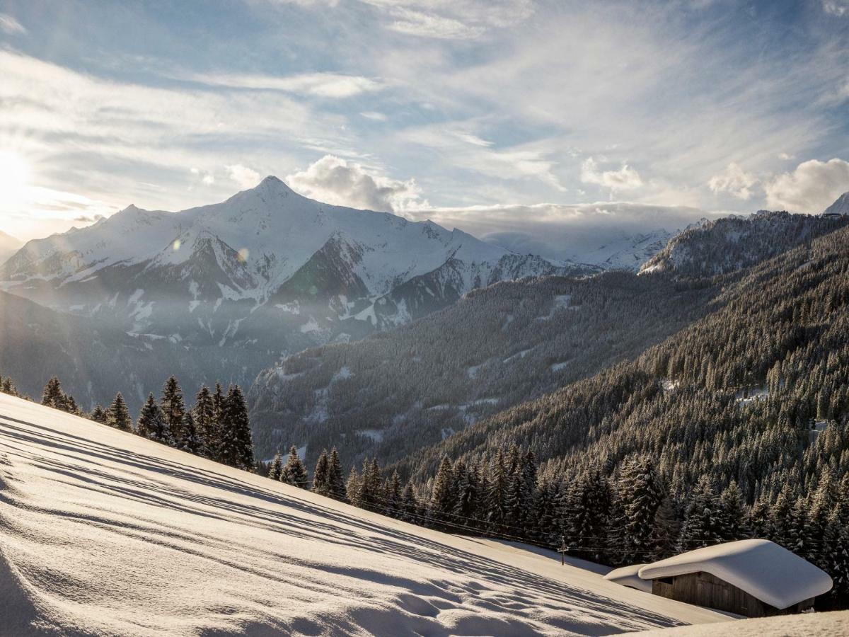 Hotel Bergkristall Zillertal - Adults Only 14 Years Plus Hippach Bagian luar foto